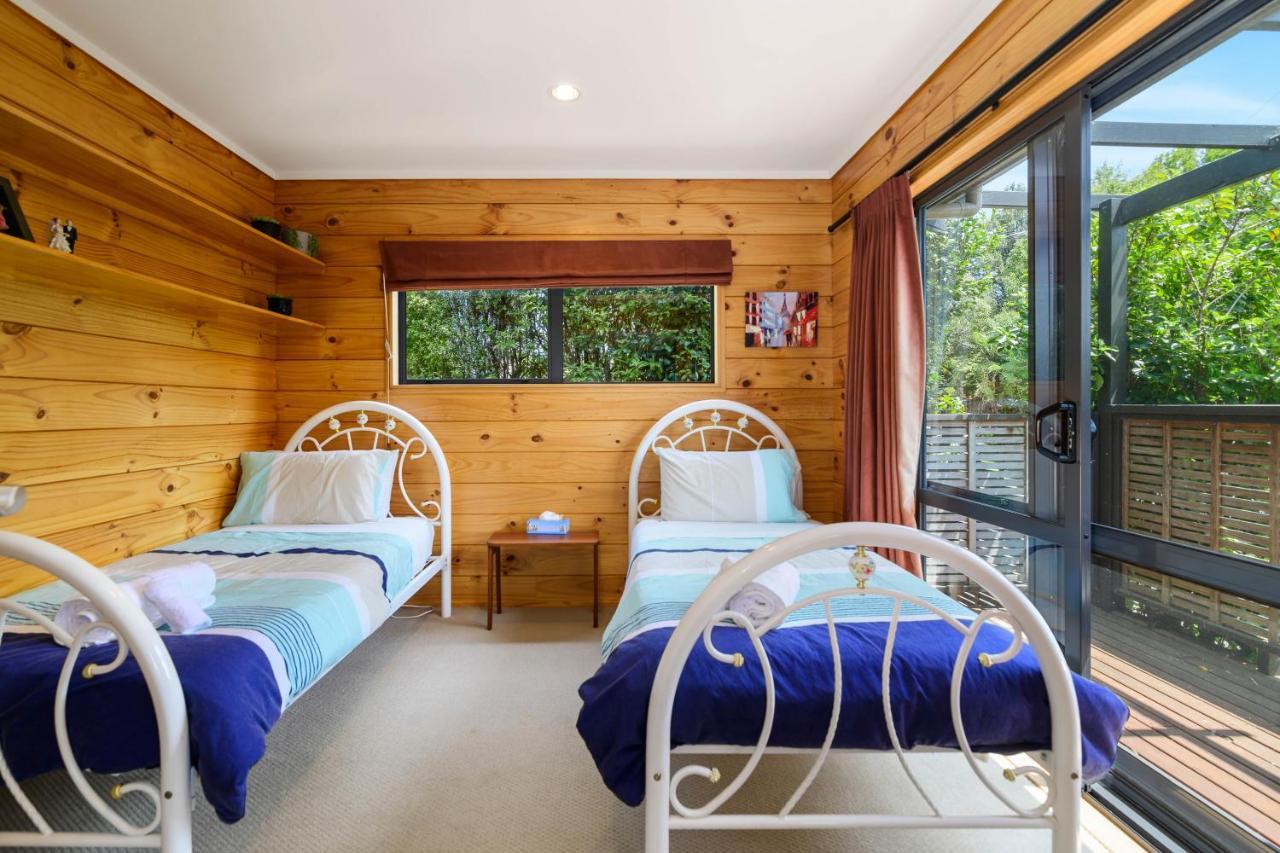 Ngongotaha Lakeside Lodge ภายนอก รูปภาพ